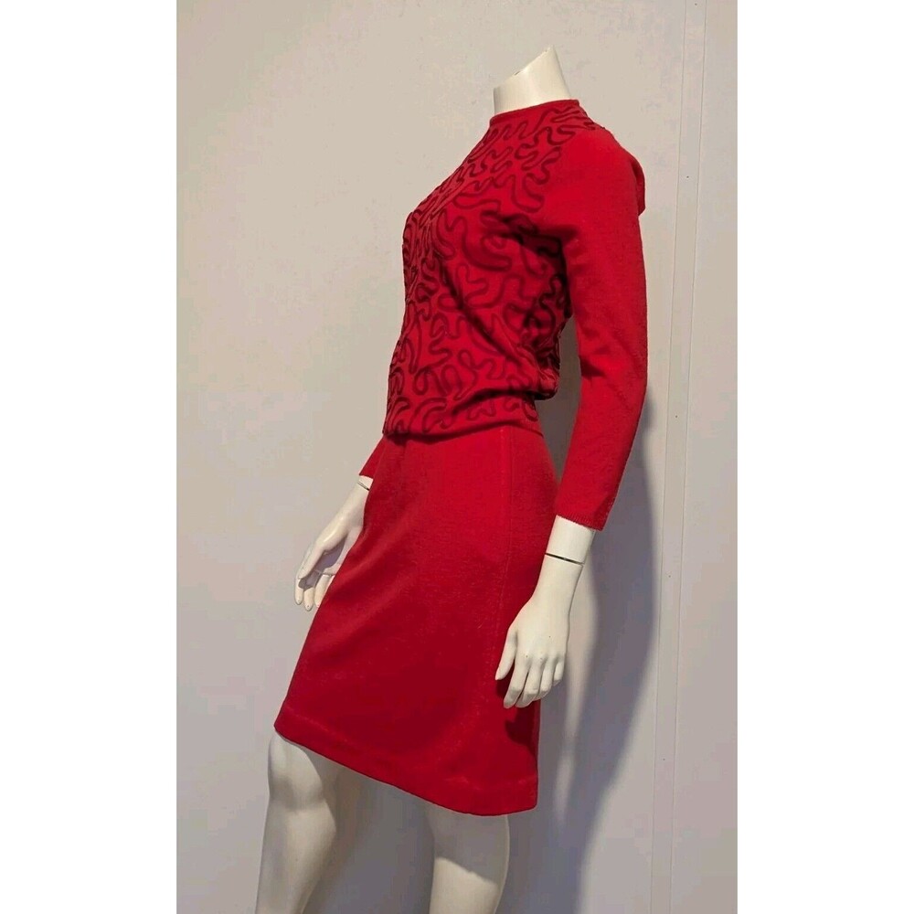Vintage 1940s Women S/M Knit Sweater Skirt Set Pink Soutache Trim Featherknit